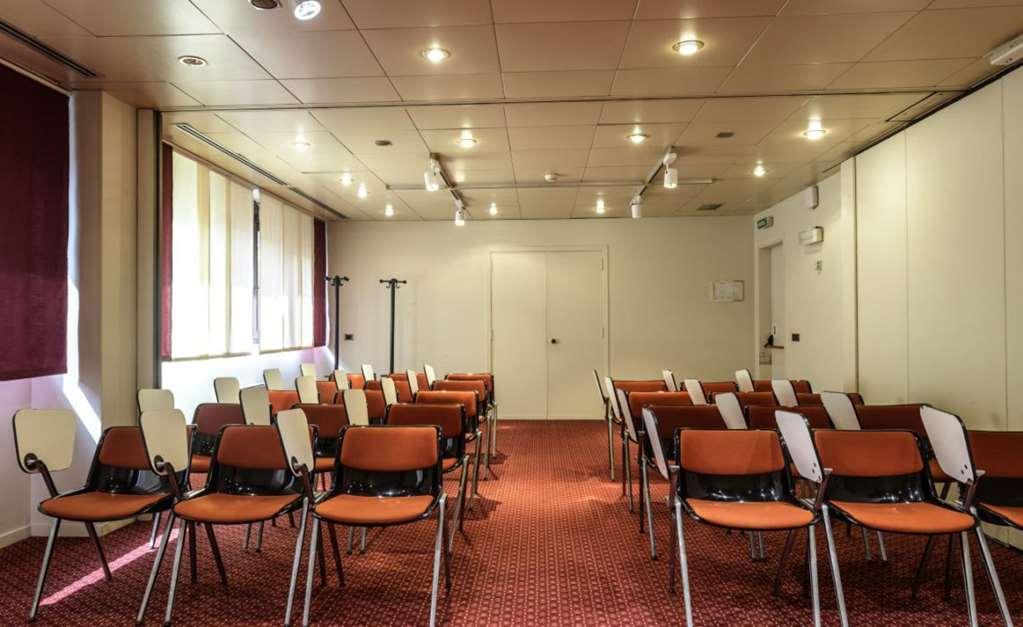 Moevenpick Hotel Bari Servizi foto