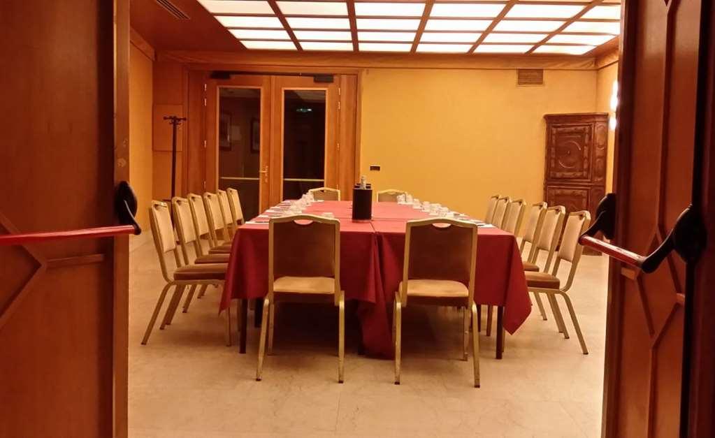 Moevenpick Hotel Bari Servizi foto