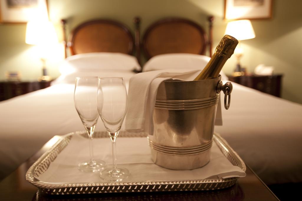Moevenpick Hotel Bari Esterno foto