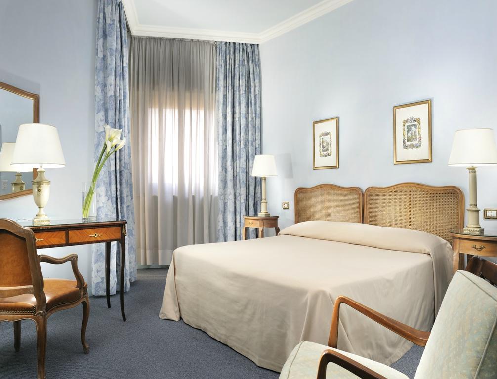 Moevenpick Hotel Bari Esterno foto