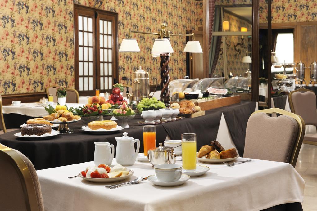 Moevenpick Hotel Bari Esterno foto