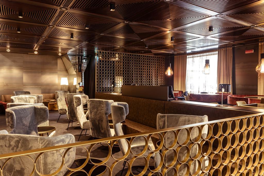 Moevenpick Hotel Bari Esterno foto