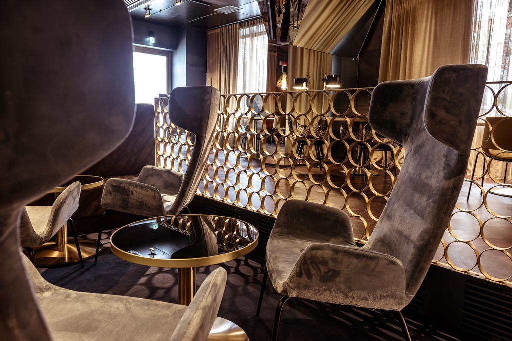 Moevenpick Hotel Bari Esterno foto