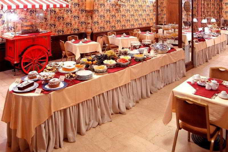 Moevenpick Hotel Bari Esterno foto