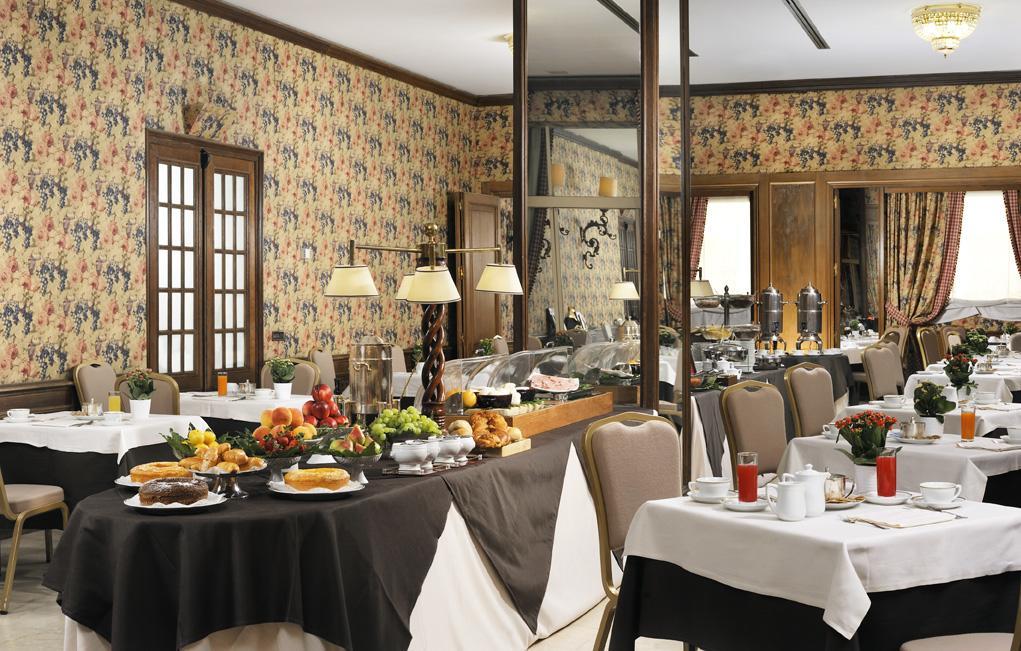 Moevenpick Hotel Bari Esterno foto