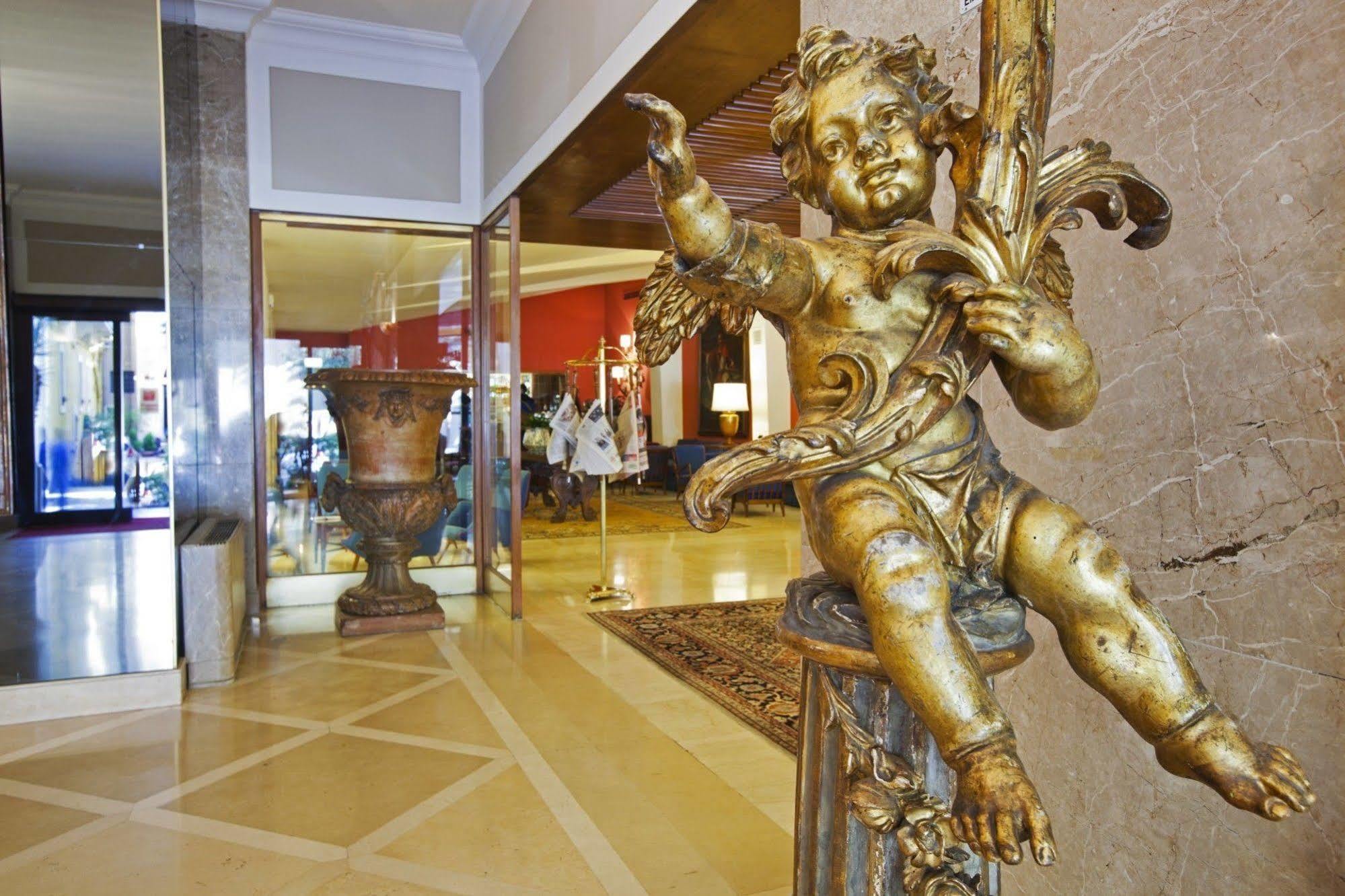 Moevenpick Hotel Bari Esterno foto