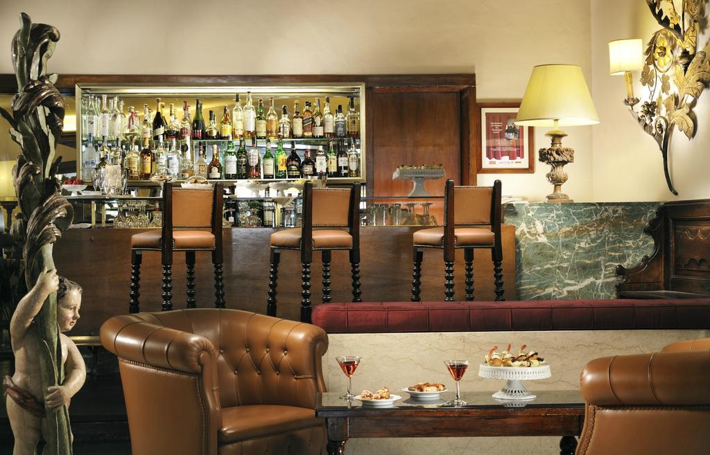 Moevenpick Hotel Bari Esterno foto