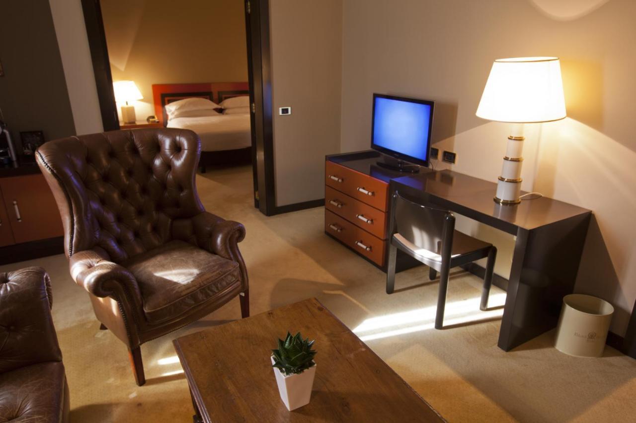 Moevenpick Hotel Bari Esterno foto